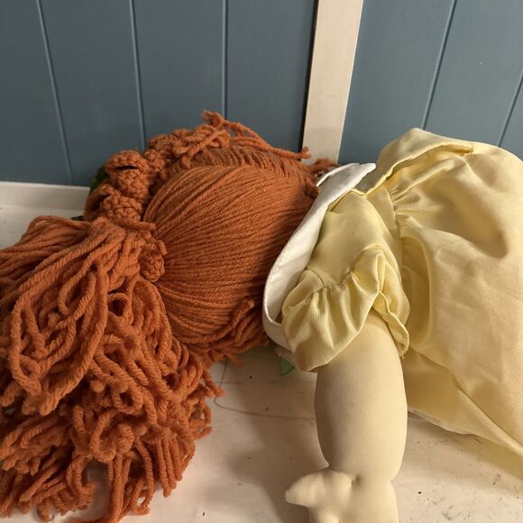 Vtg Handmade Jointed Cloth 18" Big Red Yarn Hair Rag Doll Rosebud Outfit 2001 - Picture 7 of 11